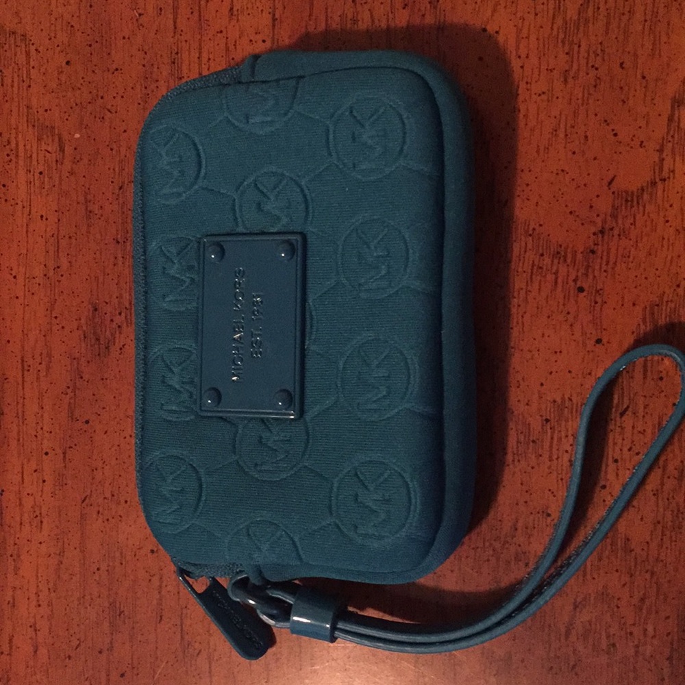 Michael Kors Zip Around Wallet